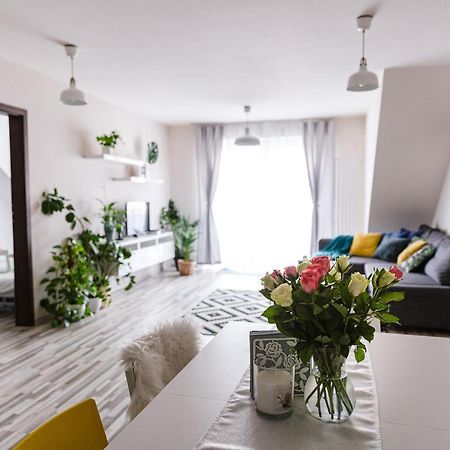 Apartament W Centrum Ustrzyki Dolne Esterno foto
